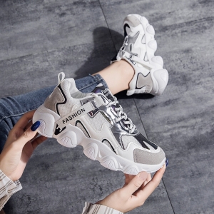 Breathable, versatile casual shoes, thick-soled white sneakers