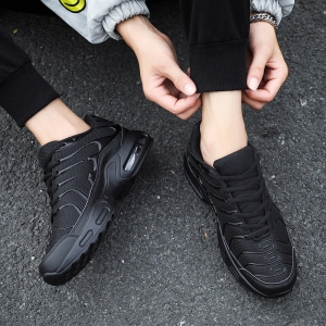 Korean style trendy air-cushioned running shoes, fashionable casual dad shoes for men.