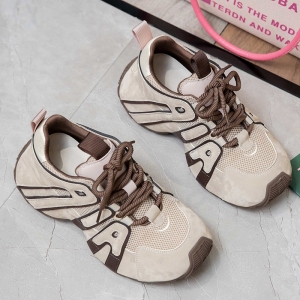 Genuine leather casual sports shoes that make feet appear smaller, suitable for hiking and outdoor activities, featuring a thick sole for added height and a unique design.