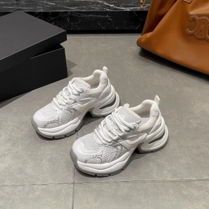 Mesh breathable white sneakers with thick soles, casual sports shoes, trendy